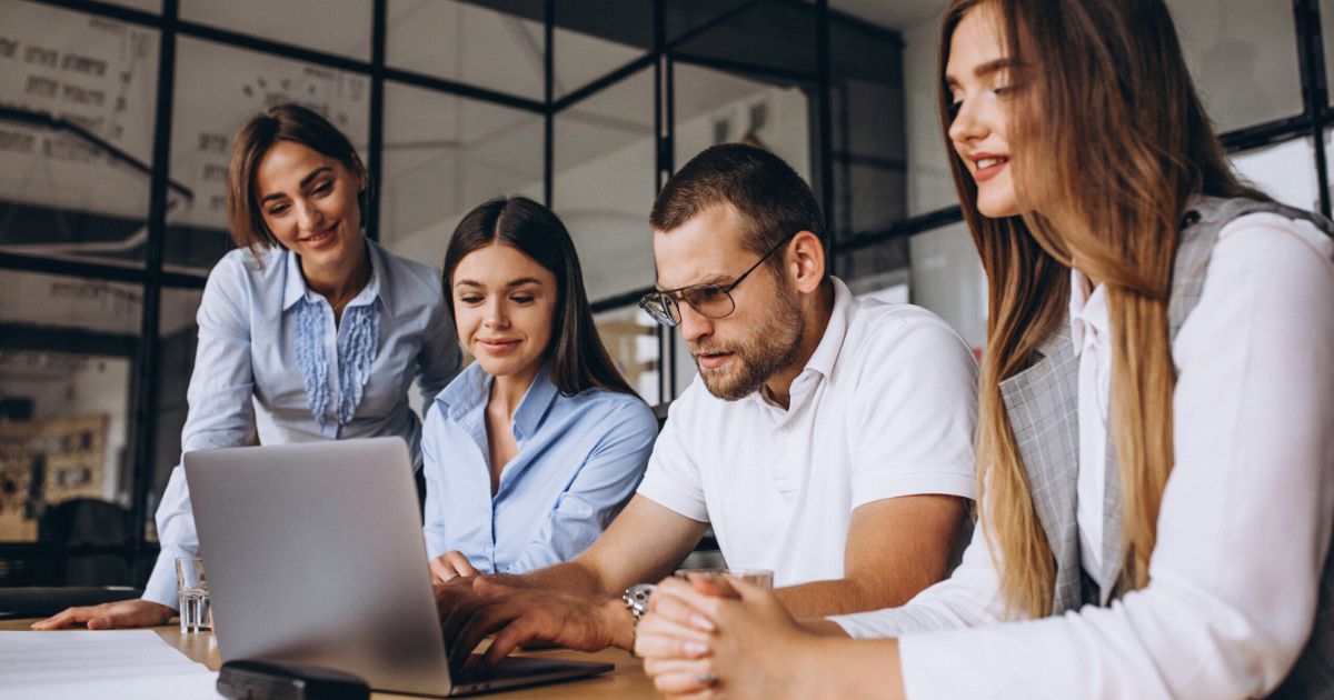 Semana de 4 dias de trabalho tem resultados positivos no Brasil; saiba