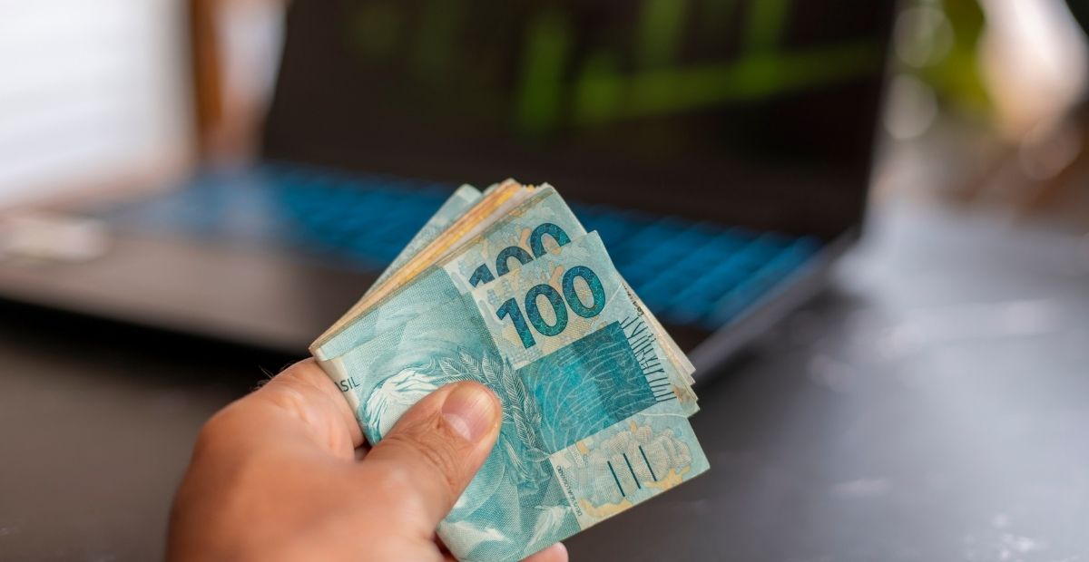 Governo projeta salário mínimo de R$ 1.627 em 2026; entenda o valor